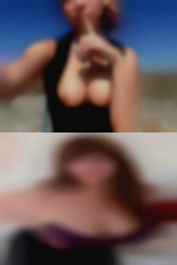 Kinda muscly kinda women 50 thicc.